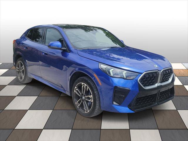 Used 2025 BMW X2 xDrive28i AWD/4WD image 3
