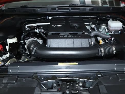 Used 2022 Nissan Frontier PRO-4X w/ Pro-4X Premium Package image 32