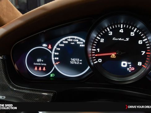 Used 2022 Porsche Panamera Turbo S image 40