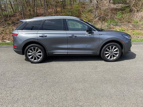 Used 2022 Lincoln Corsair AWD w/ Premium Package image 5