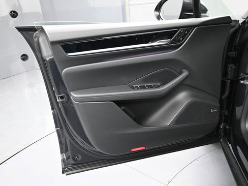 New 2026 Porsche Macan 4 Electric AWD/4WD image 15