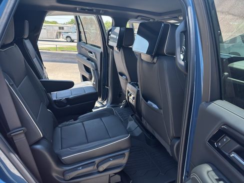 Used 2026 GMC Yukon Elevation w/ Elevation Premium Package AWD/4WD image 19