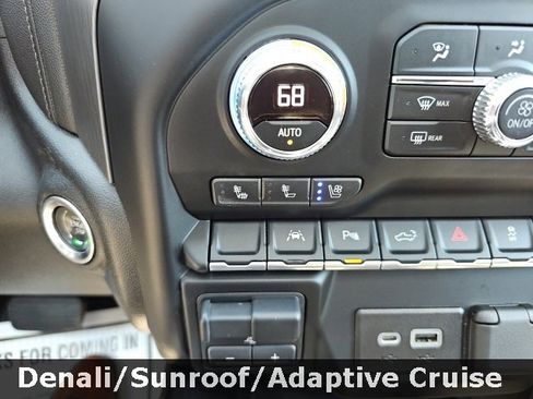 Used 2022 GMC Sierra 1500 Denali w/ Denali Premium Package image 25