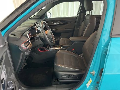 Used 2022 Chevrolet TrailBlazer RS w/ Convenience Package image 3