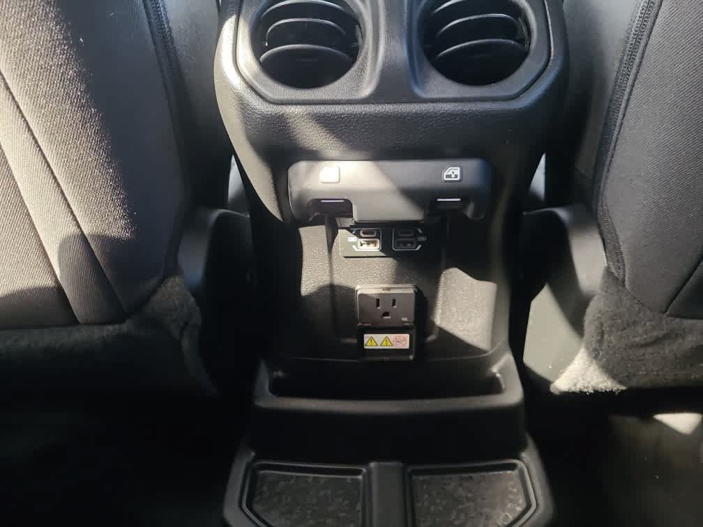 Used 2023 Jeep Wrangler Unlimited w/ Sun & Screen Package AWD/4WD image 30