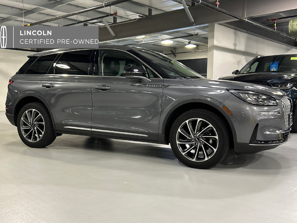 Used 2023 Lincoln Corsair AWD w/ Equipment Group 101A image 1