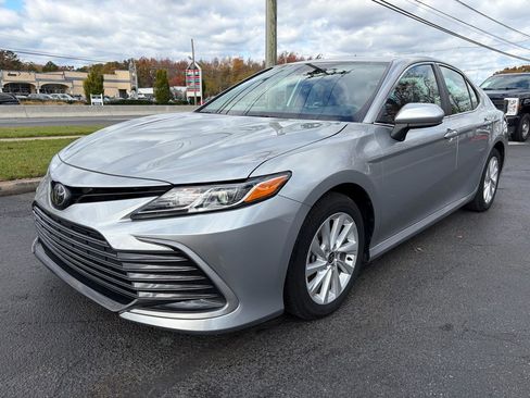 Used 2024 Toyota Camry LE image 2