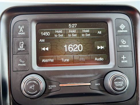 Used 2017 Jeep Cherokee Sport image 14