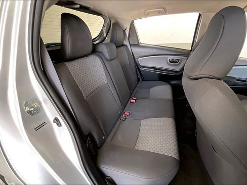 Used 2016 Toyota Yaris L image 30