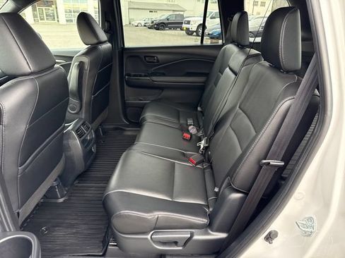 Used 2023 Honda Passport EX-L image 16