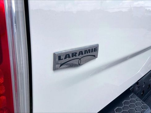 Used 2017 RAM 1500 Laramie w/ Convenience Group AWD/4WD image 21