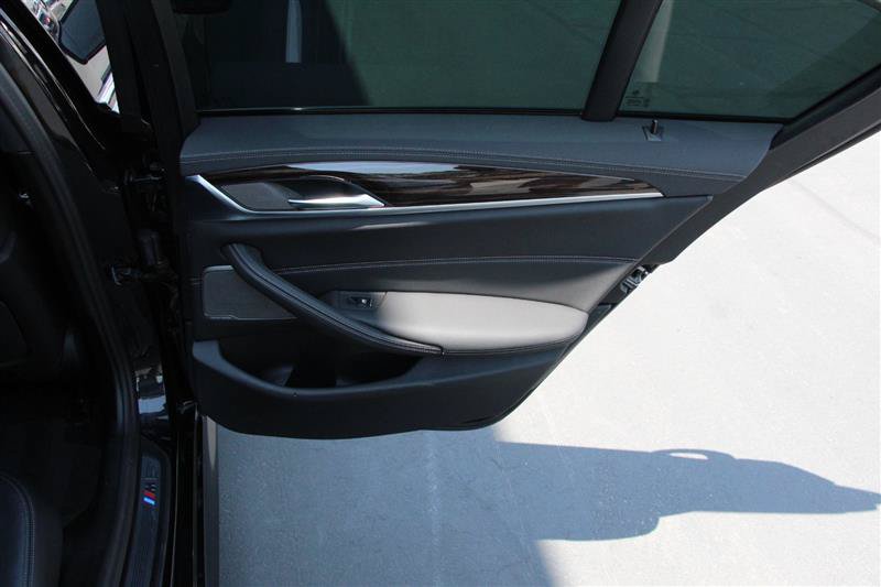 Used 2023 BMW M550i xDrive AWD/4WD image 23