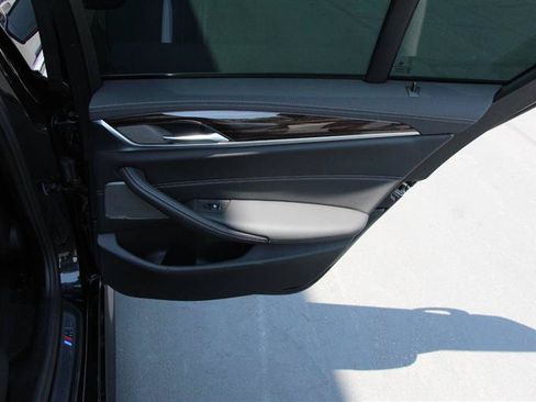 Used 2023 BMW M550i xDrive AWD/4WD image 23