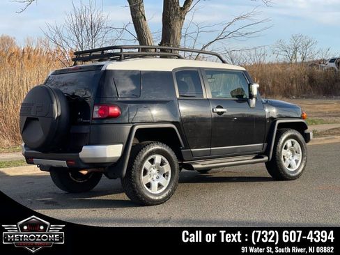 Used 2007 Toyota FJ Cruiser 4WD image 6