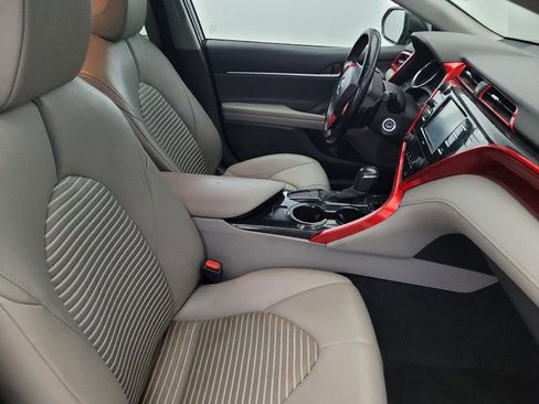 Used 2020 Toyota Camry SE image 21