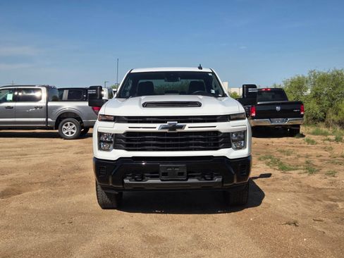 Used 2024 Chevrolet Silverado 2500 Custom w/ Custom Value Package AWD/4WD image 2