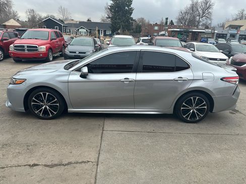 Used 2018 Toyota Camry SE image 8