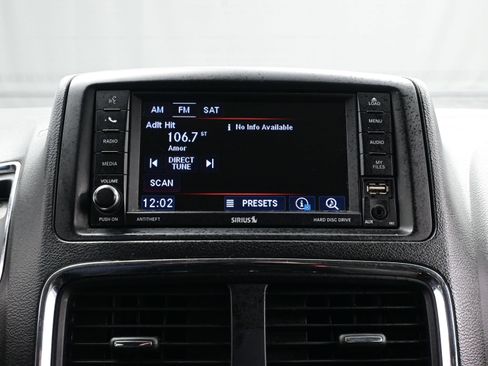 Used 2019 Dodge Grand Caravan SE w/ UConnect Hands-Free Group FWD image 17