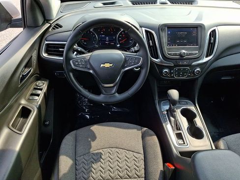 Used 2024 Chevrolet Equinox LT FWD image 12