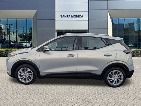 Used 2023 Chevrolet Bolt EUV LT w/ Driver Confidence Package image 9