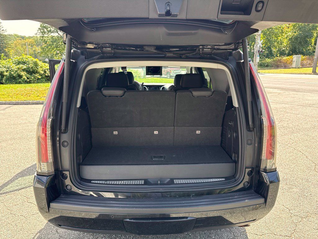 Used 2016 Cadillac Escalade Premium AWD/4WD image 12