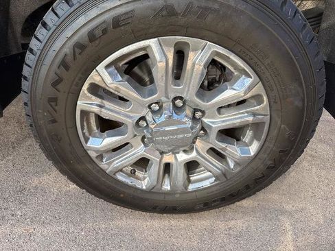 Used 2022 GMC Sierra 2500 Denali w/ Denali Black Diamond Edition image 16