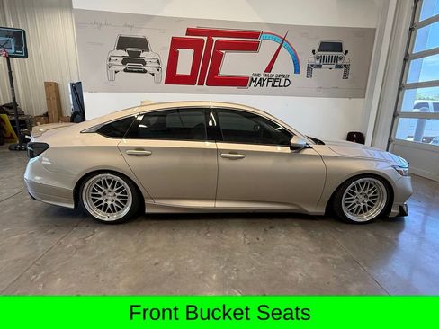 Used 2018 Honda Accord LX image 12
