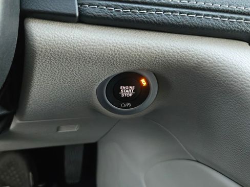 Used 2023 Chrysler Pacifica Limited image 22