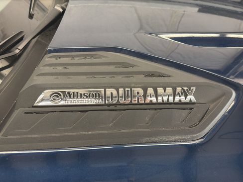 Used 2022 Chevrolet Silverado 2500 LTZ w/ LTZ Plus Package image 13