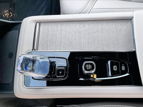 Used 2025 Volvo XC90 B5 Core w/ Protection Package Premier image 20