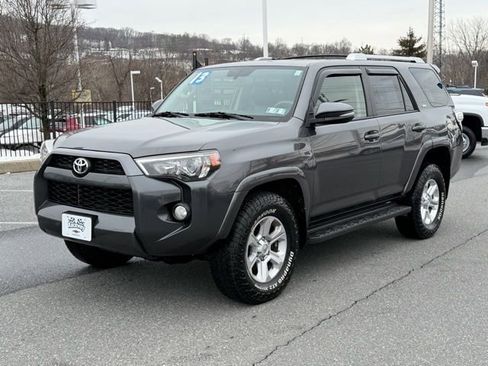 Used 2016 Toyota 4Runner SR5 Premium image 9