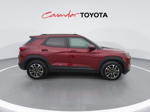 Used 2025 Chevrolet TrailBlazer LT FWD image 9
