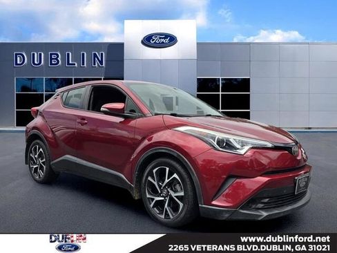 Used 2018 Toyota C-HR XLE FWD image 1