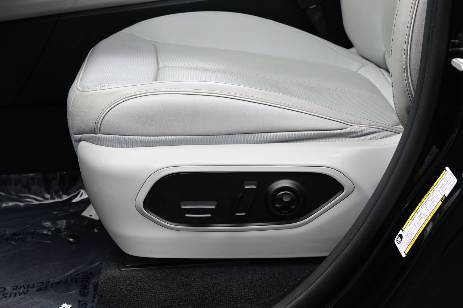 Used 2022 Jeep Grand Cherokee Overland AWD/4WD image 14