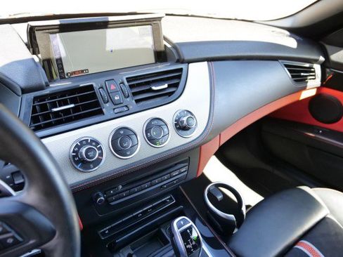 Used 2014 BMW Z4 sDrive28i image 11