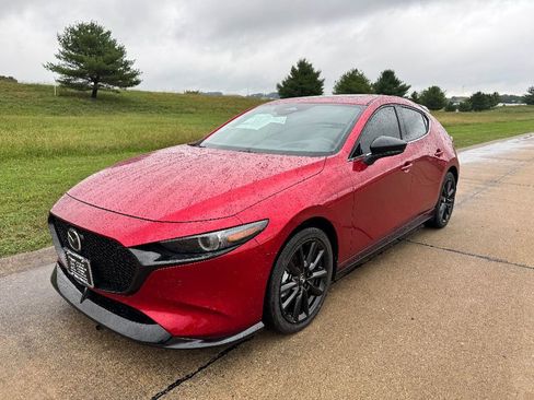 New 2026 MAZDA MAZDA3 Hatchback w/Premium Plus Pkg image 10
