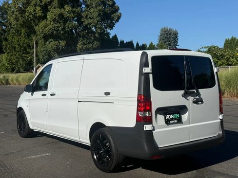 Used 2019 Mercedes-Benz Metris image 4