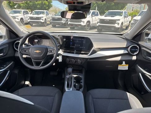 New 2026 Chevrolet Trax LS w/ LS Convenience Package FWD image 11