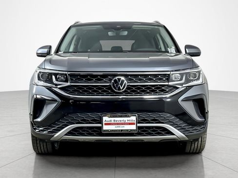 Used 2022 Volkswagen Taos SEL w/ Panoramic Sunroof Package image 8