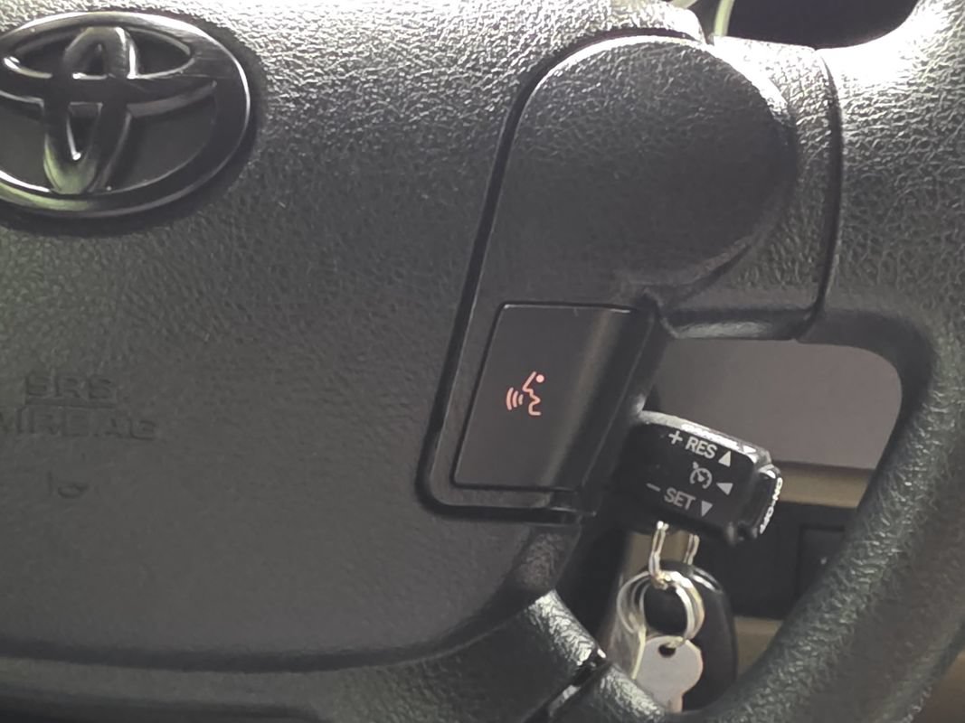 Used 2012 Toyota Tundra 4x4 CrewMax w/ SR5 Pkg image 55