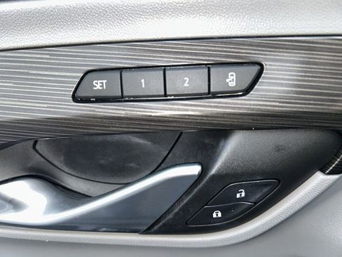 Used 2022 GMC Terrain SLT w/ Infotainment Package II image 17