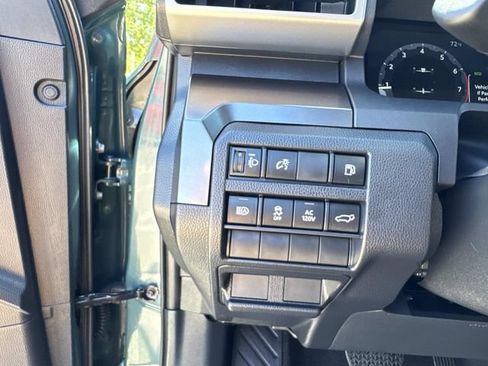 Used 2025 Toyota 4Runner TRD Off-Road Premium AWD/4WD image 32