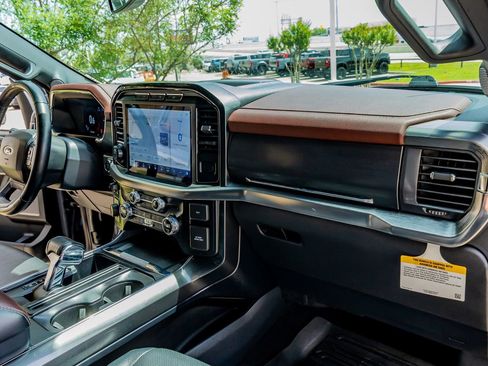 Used 2021 Ford F150 Lariat w/ Equipment Group 502A High image 17