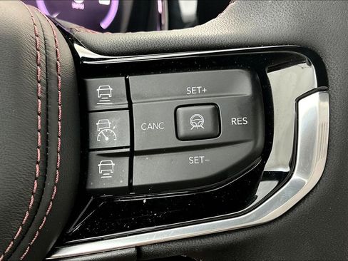 Used 2025 Jeep Wagoneer S Limited image 26