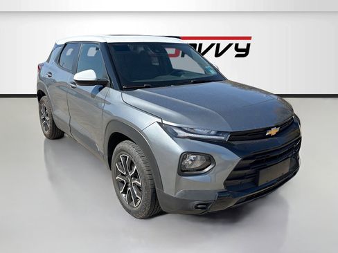 Used 2022 Chevrolet TrailBlazer ACTIV w/ Sun and Liftgate Package FWD image 1