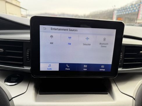 Used 2022 Ford Explorer XLT w/ Equipment Group 202A image 33