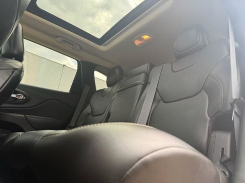 Used 2015 Jeep Cherokee Limited AWD/4WD image 9