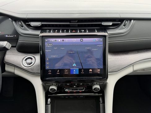 Used 2023 Jeep Grand Cherokee Overland w/ Adv Protech Group III image 22