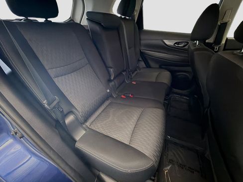 Used 2019 Nissan Rogue SV w/ Premium Package FWD image 14