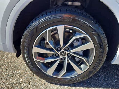 Used 2022 Audi Q5 2.0T Premium w/ Convenience Package AWD/4WD image 13
